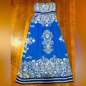 Vineyard Vines size 10, long, strapless, blue dress.